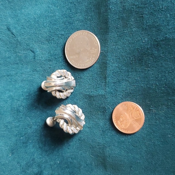 Vintage Coro Screwback Earrings - Picture 3 of 3
